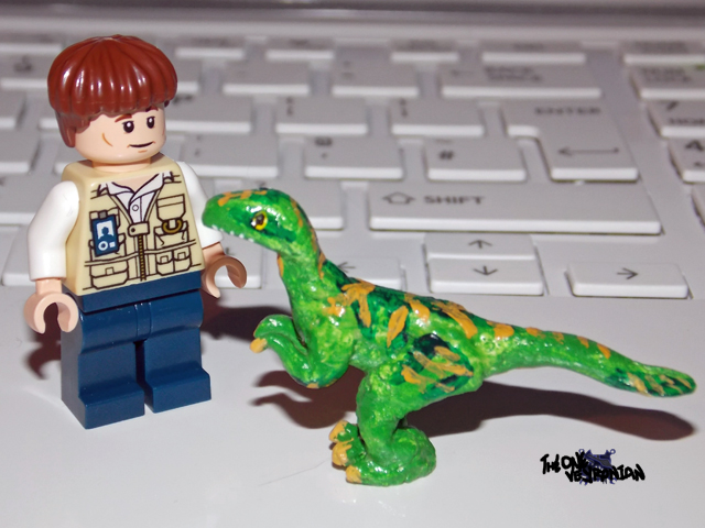 custom_moulded_lego_velociraptor.jpg