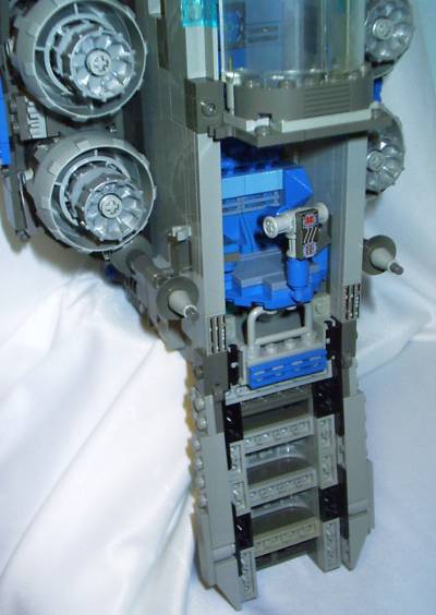 ucs_mwing_cockpit_open_seat_lowered_2.jpg