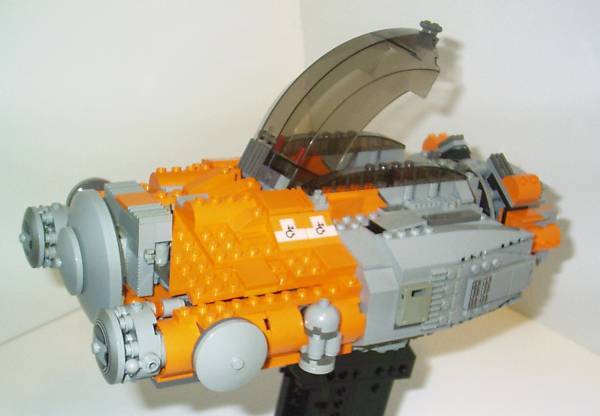 ucs_mwing_cockpit_open.jpg