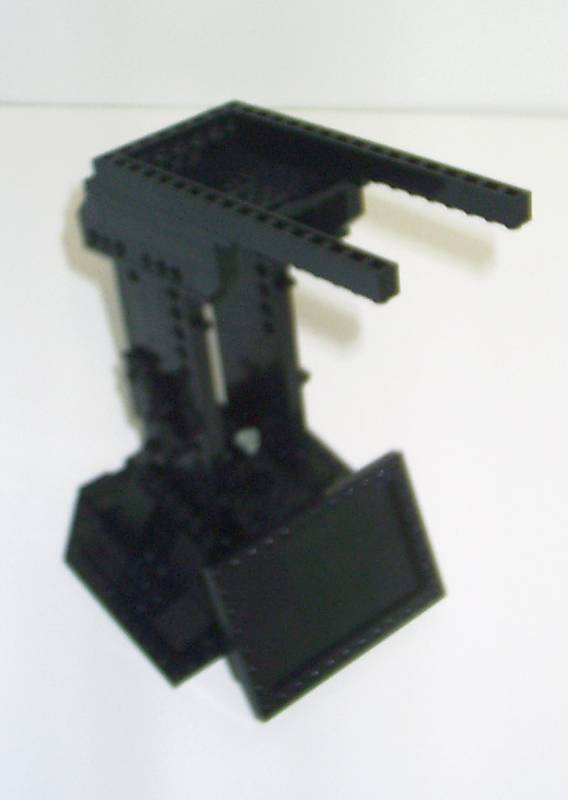 ucs_mwing_display_stand_2.jpg