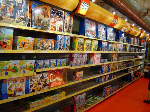 legoshop.jpg