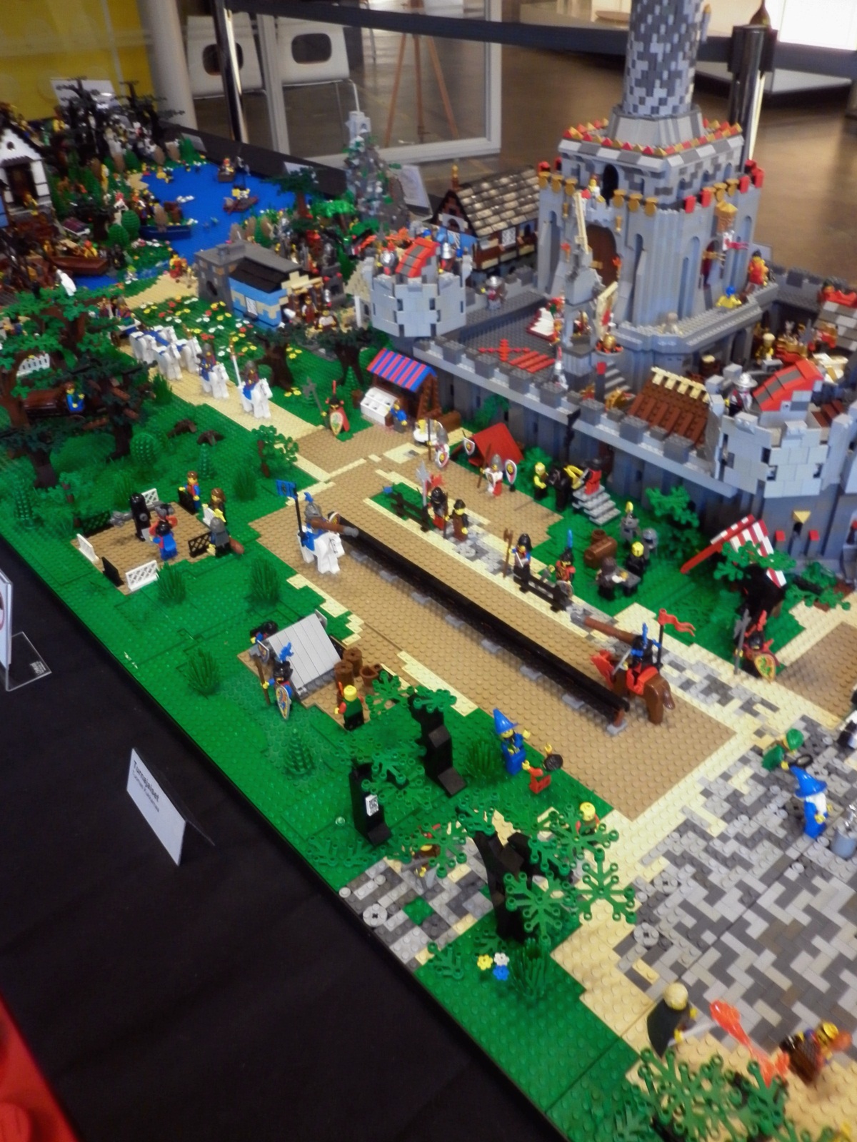 joustingarena_wg_03.jpg