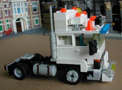 volvo30.jpg