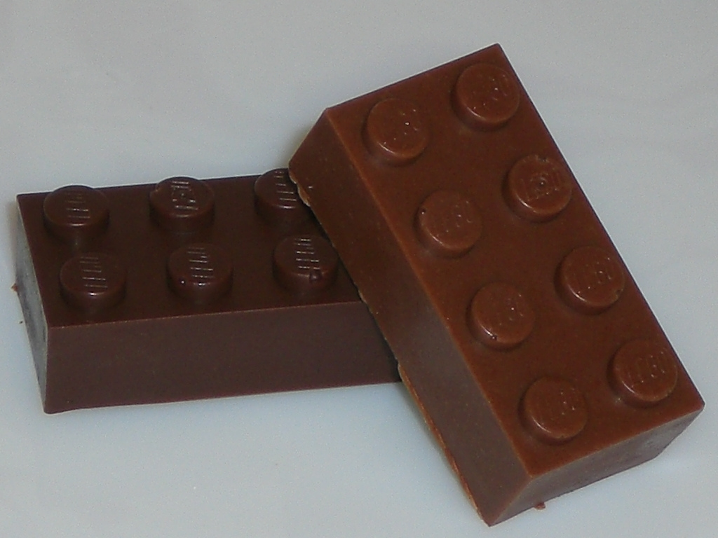chocolatelegobricks.jpg