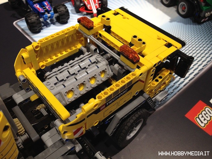 lego-technic-mobile-crane-mk-ii-42009-5.jpg