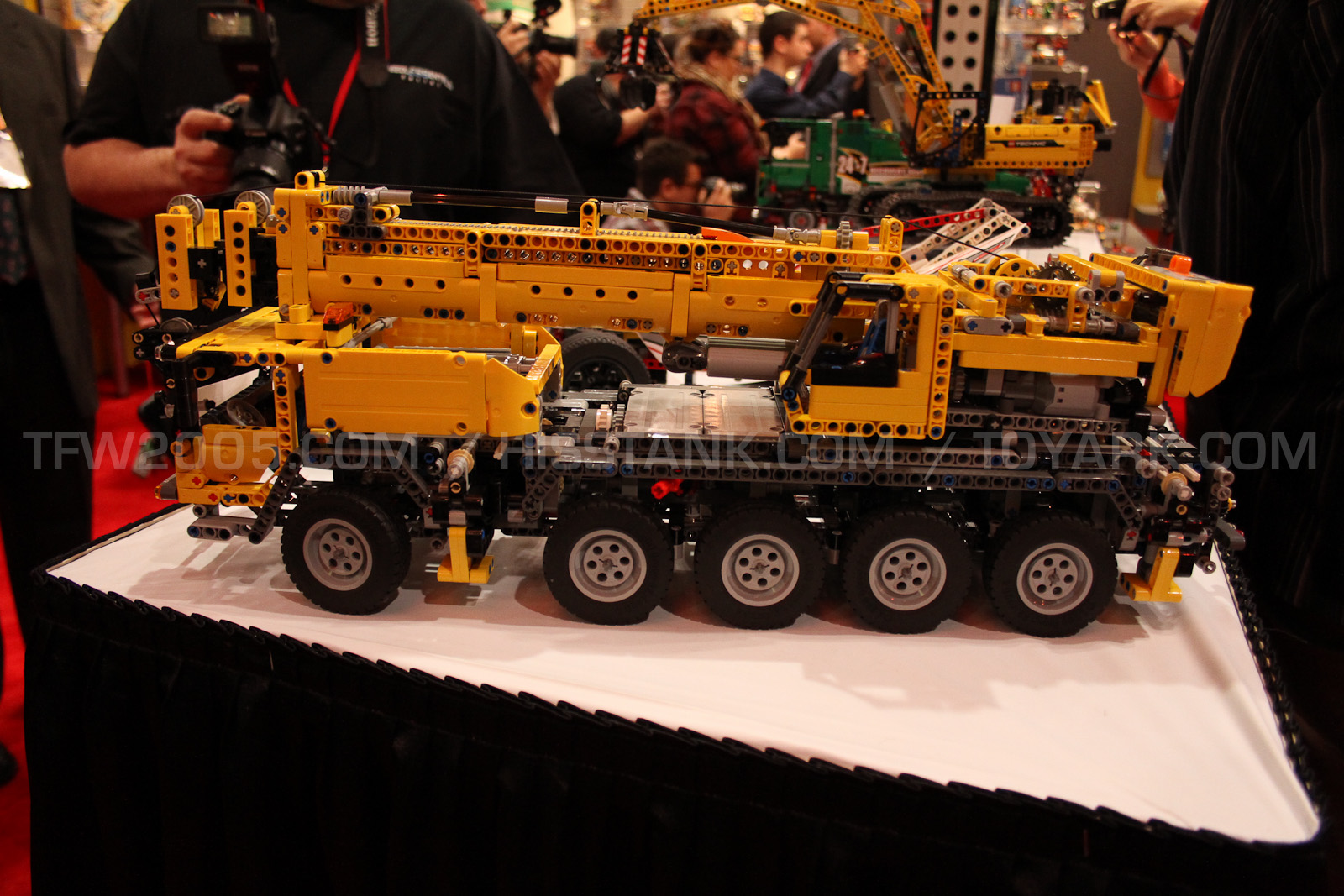 toyfairlego-216_1360506273.jpg