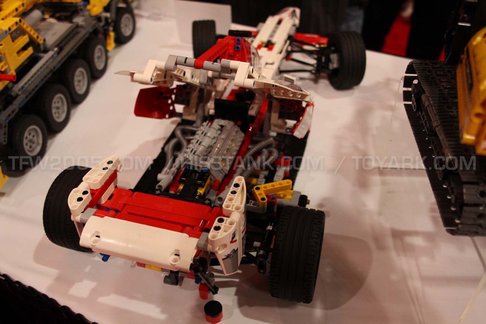 toyfairlego-221_1360506273.jpg