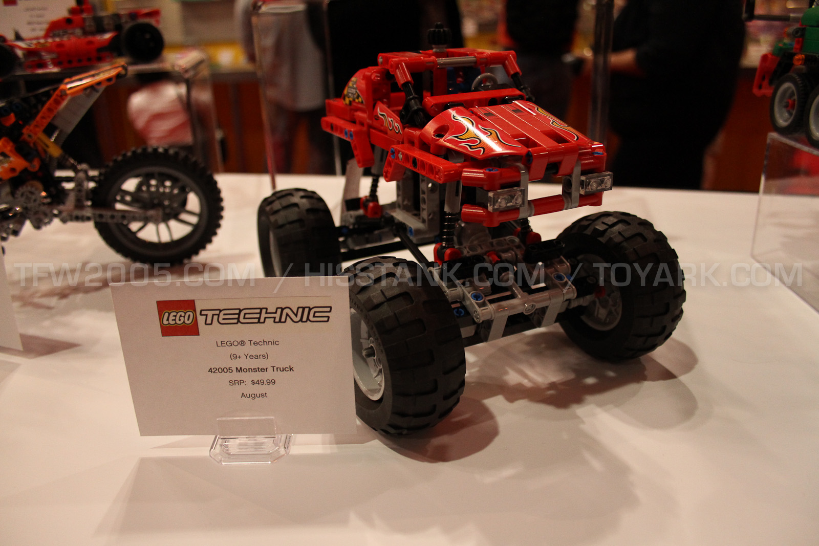 toyfairlego-227_1360506273.jpg