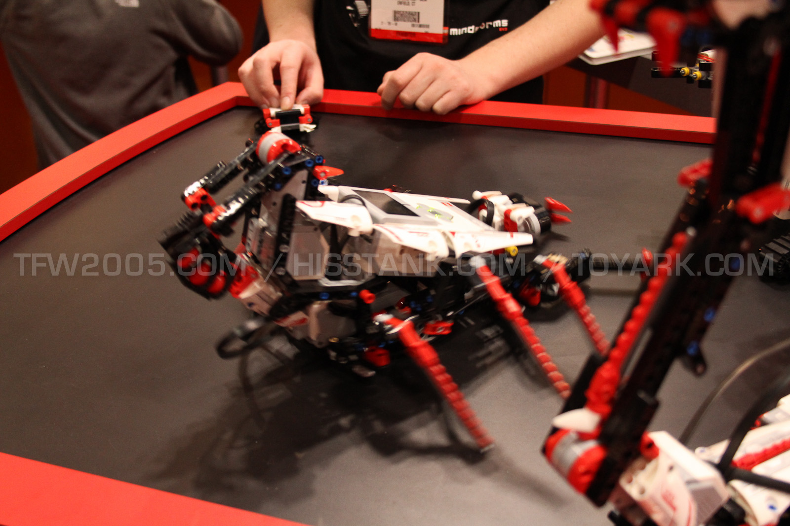 toyfairlego-241_1360506273.jpg