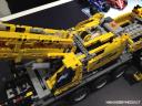 lego-technic-mobile-crane-mk-ii-42009-2.jpg