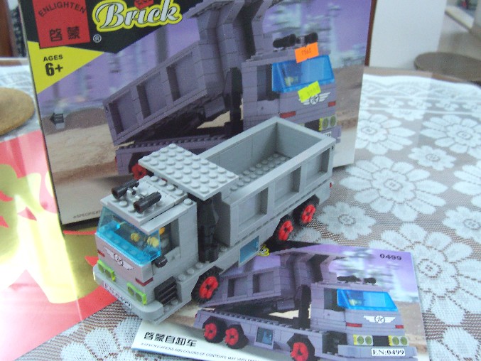1_box_and_truck.jpg