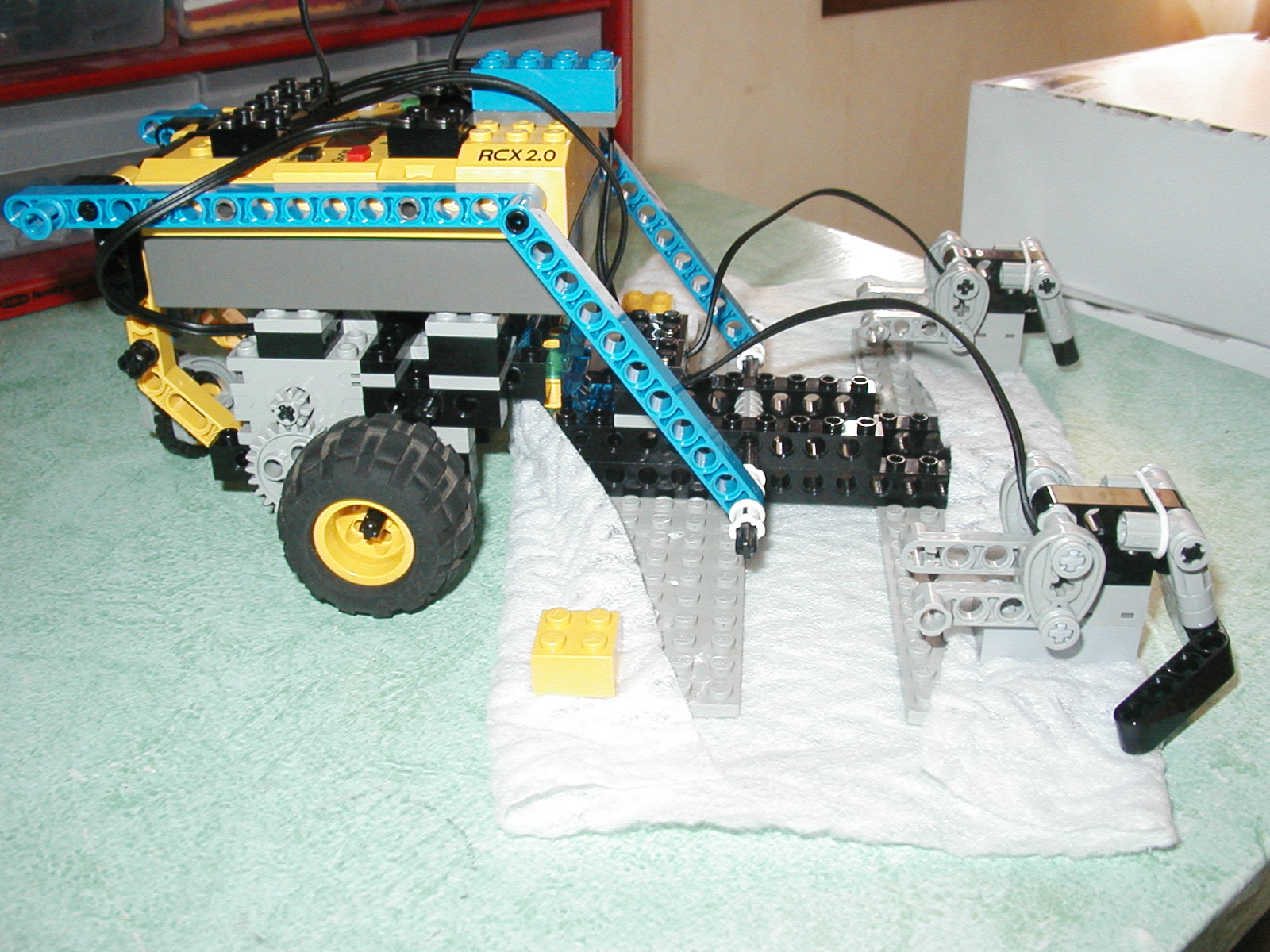 robot_3_roues_menage_03.jpg