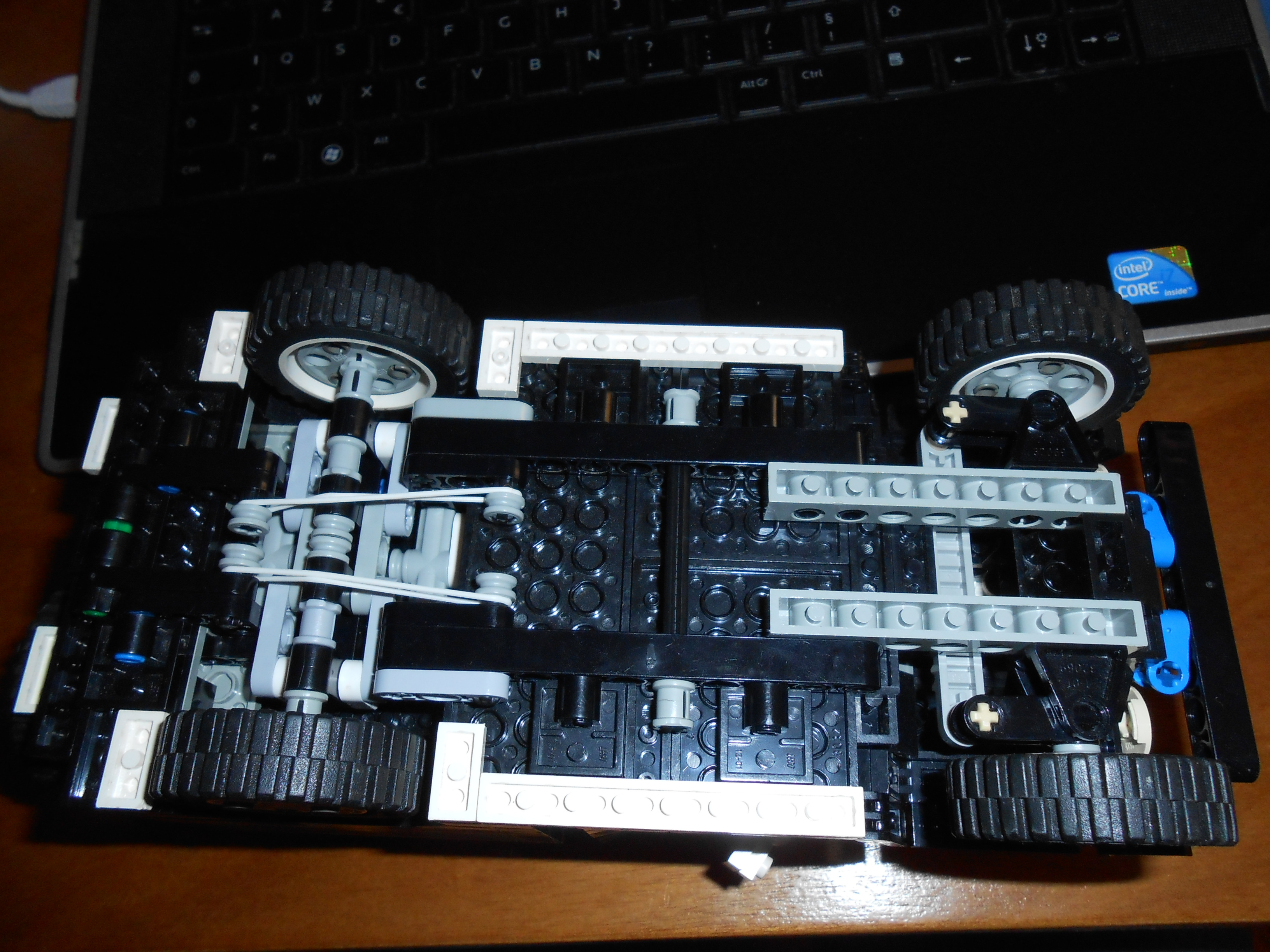a_bj40_v2_elastic_suspension.jpg