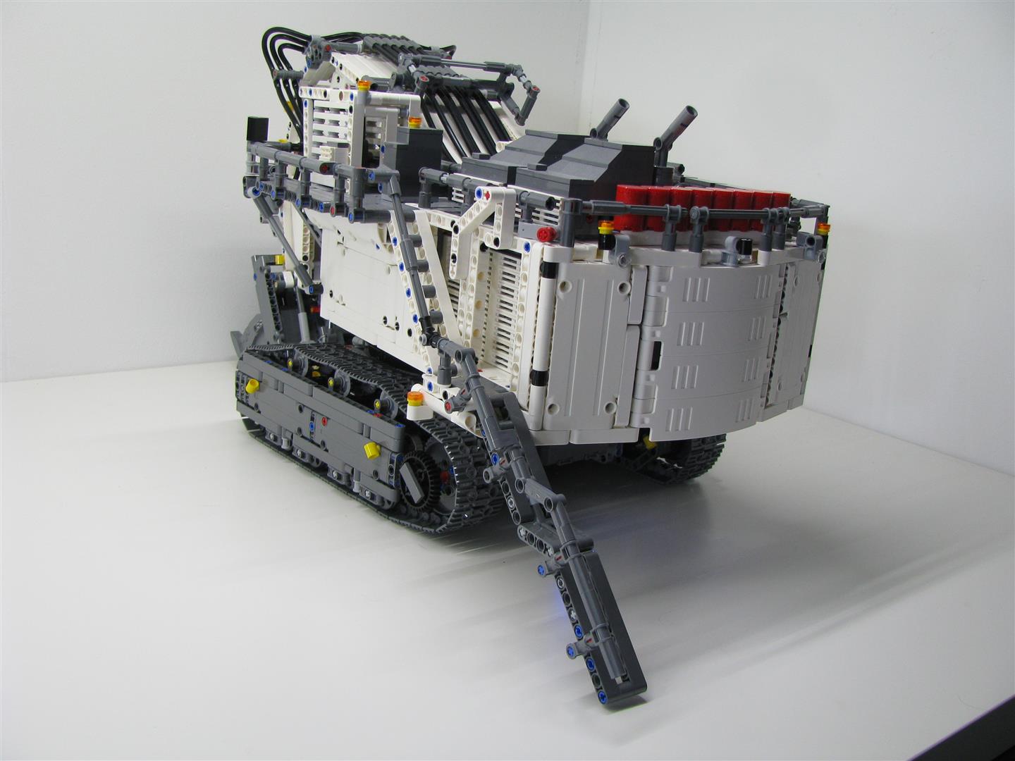 42100-24.jpg