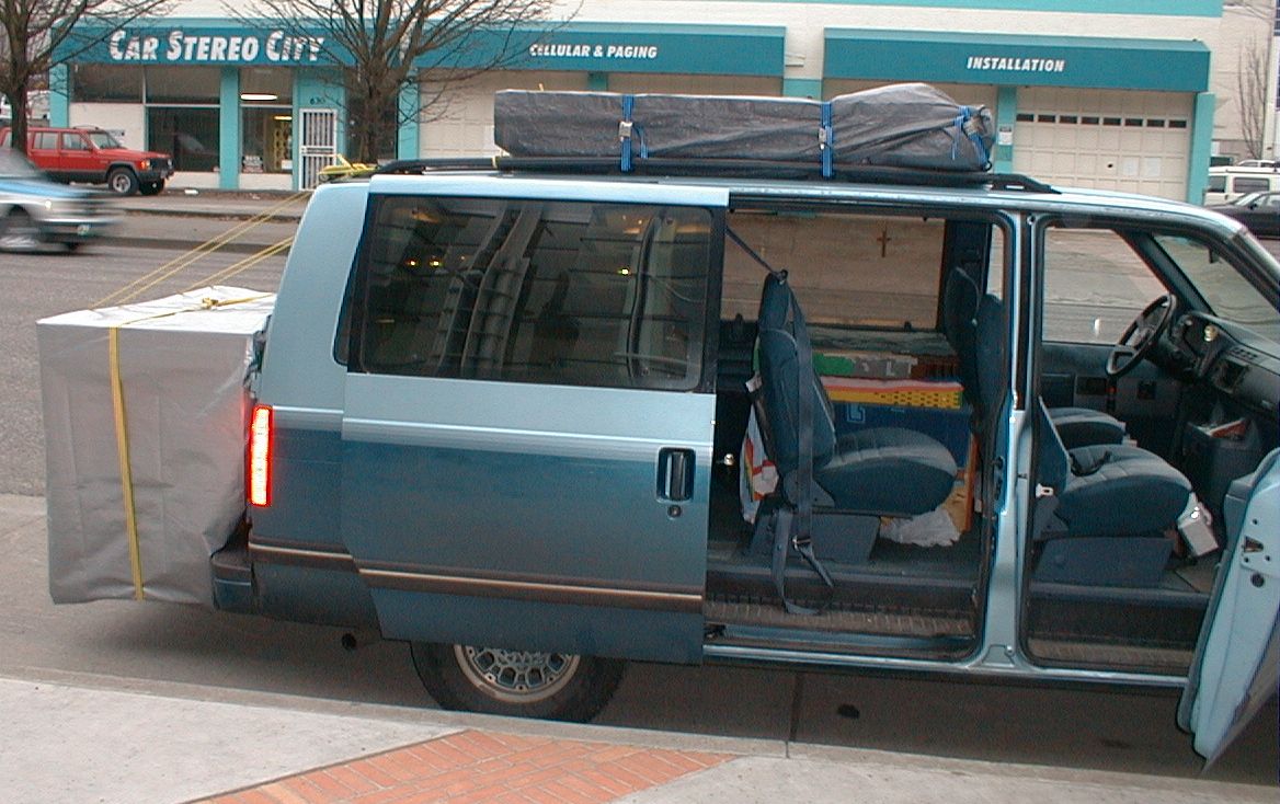 004_unloading_at_the_convention_center.jpg