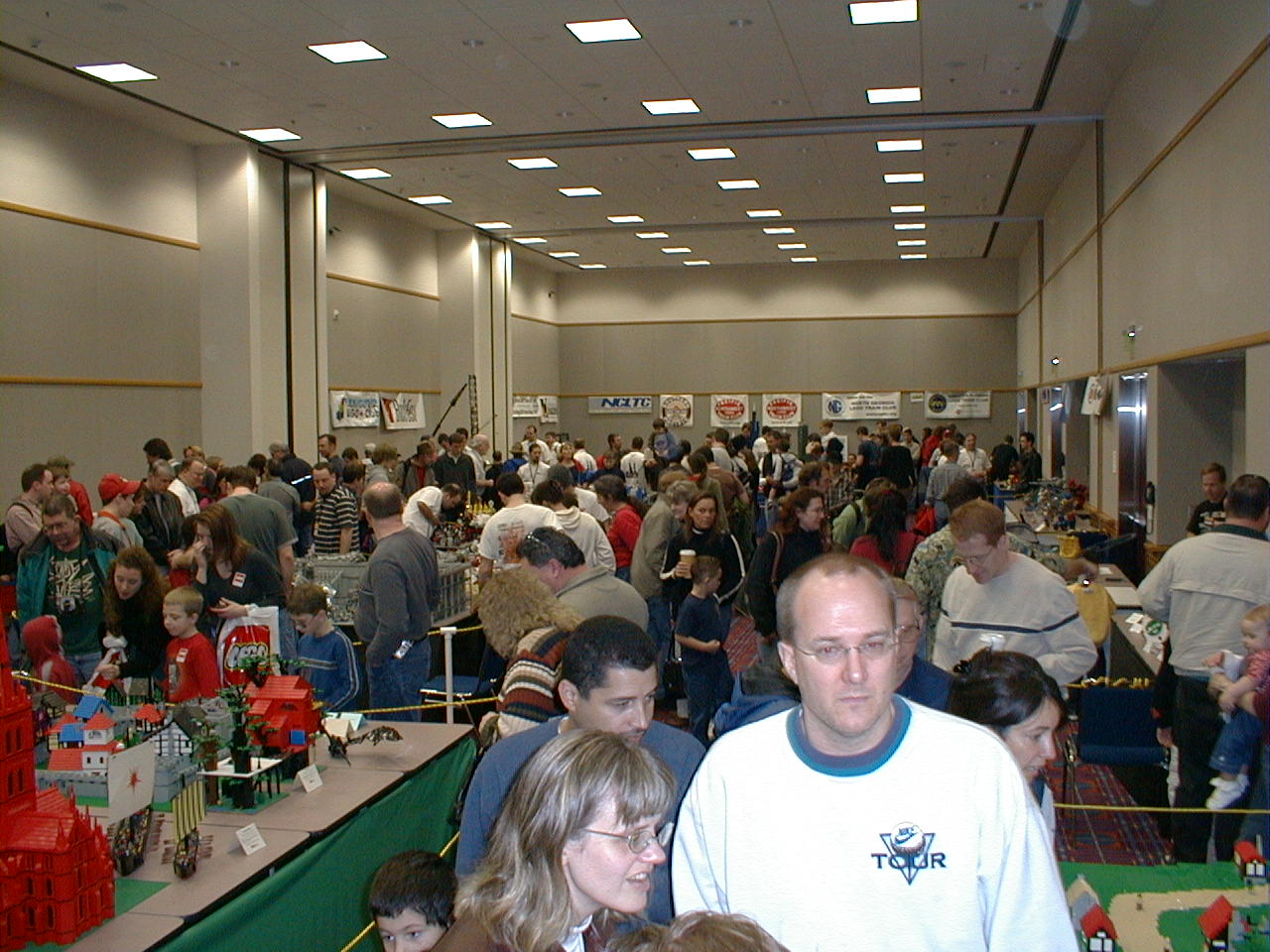 121_crowds.jpg