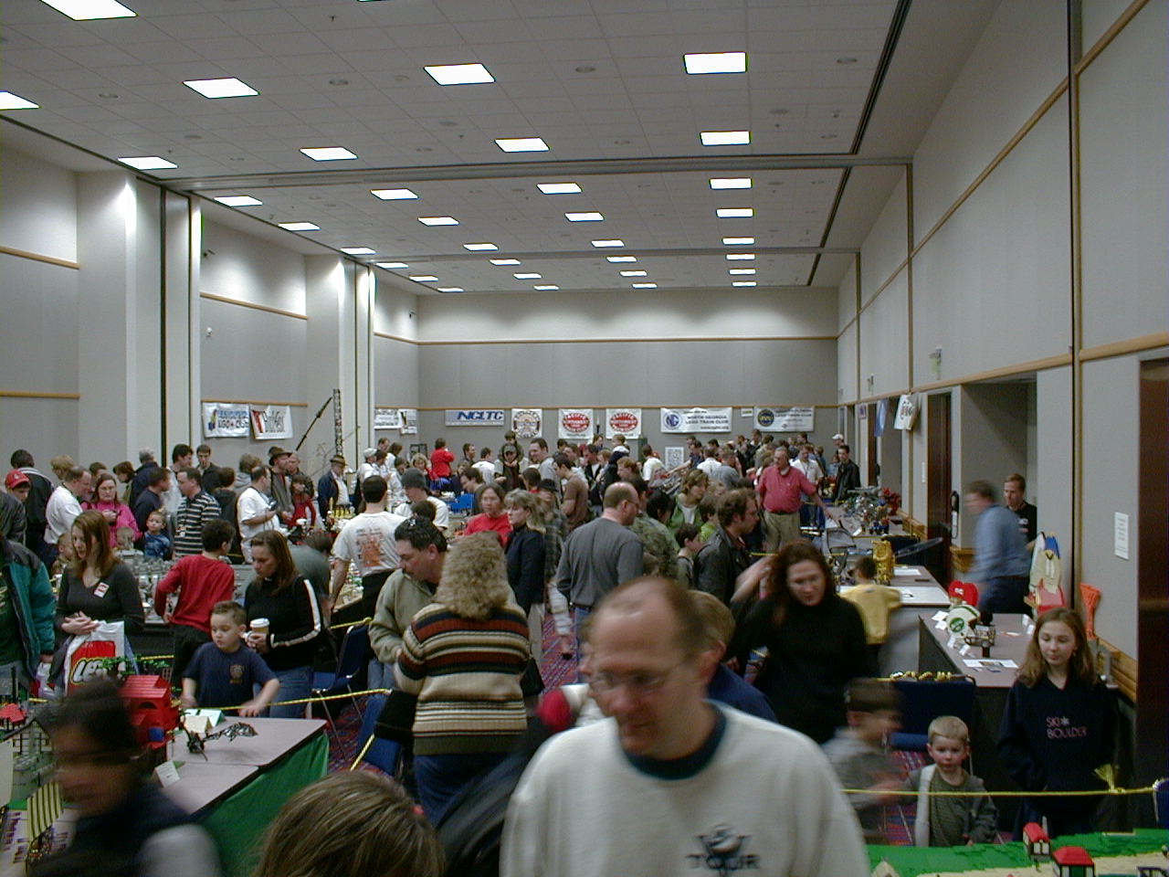 123_crowds.jpg