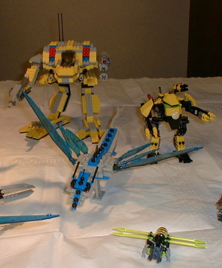 mecha_table10.jpg