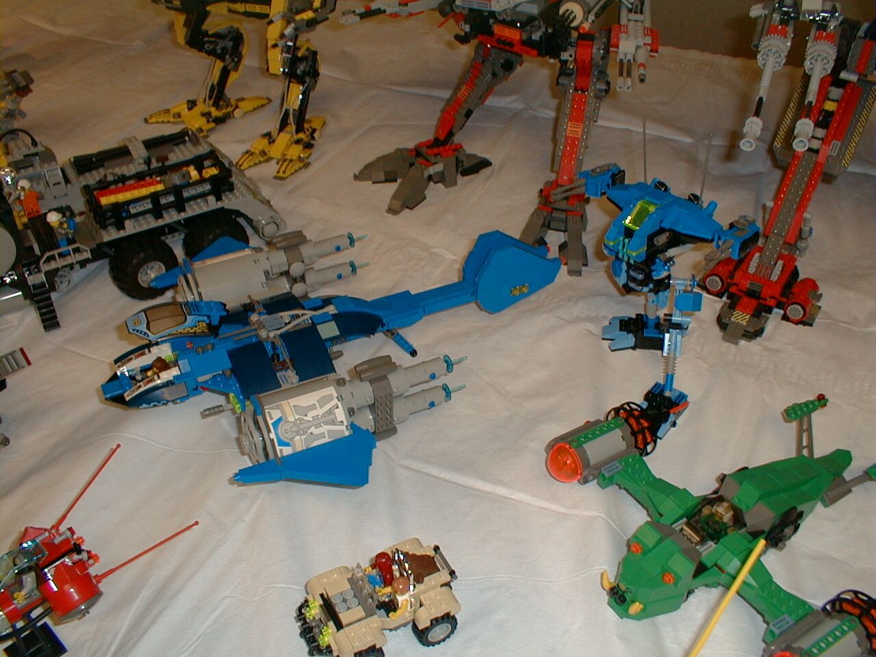 mecha_table15.jpg