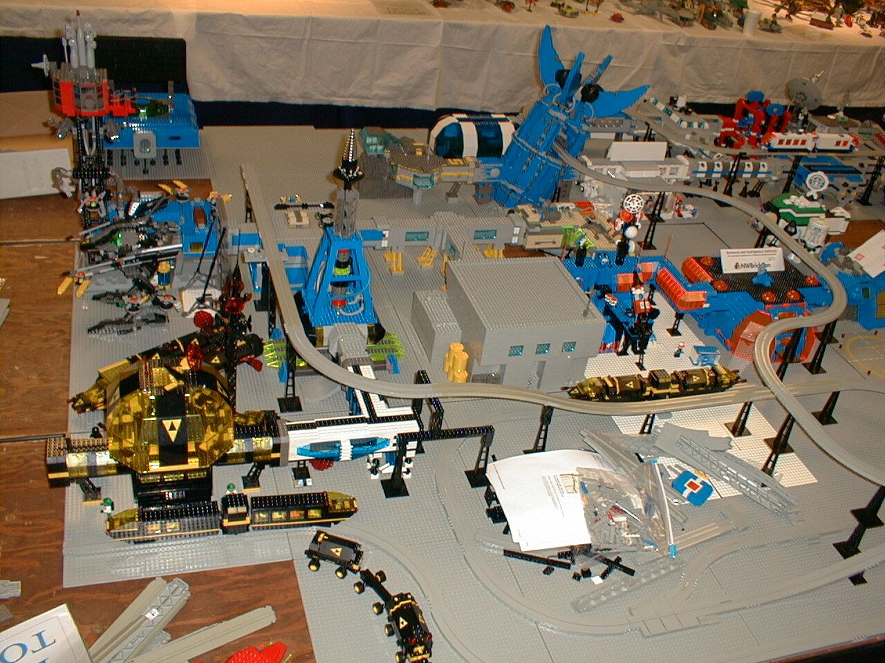 moonbase_construction01.jpg