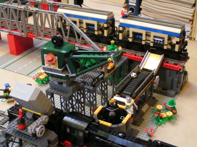 crane_conveyor_hoppers.jpg