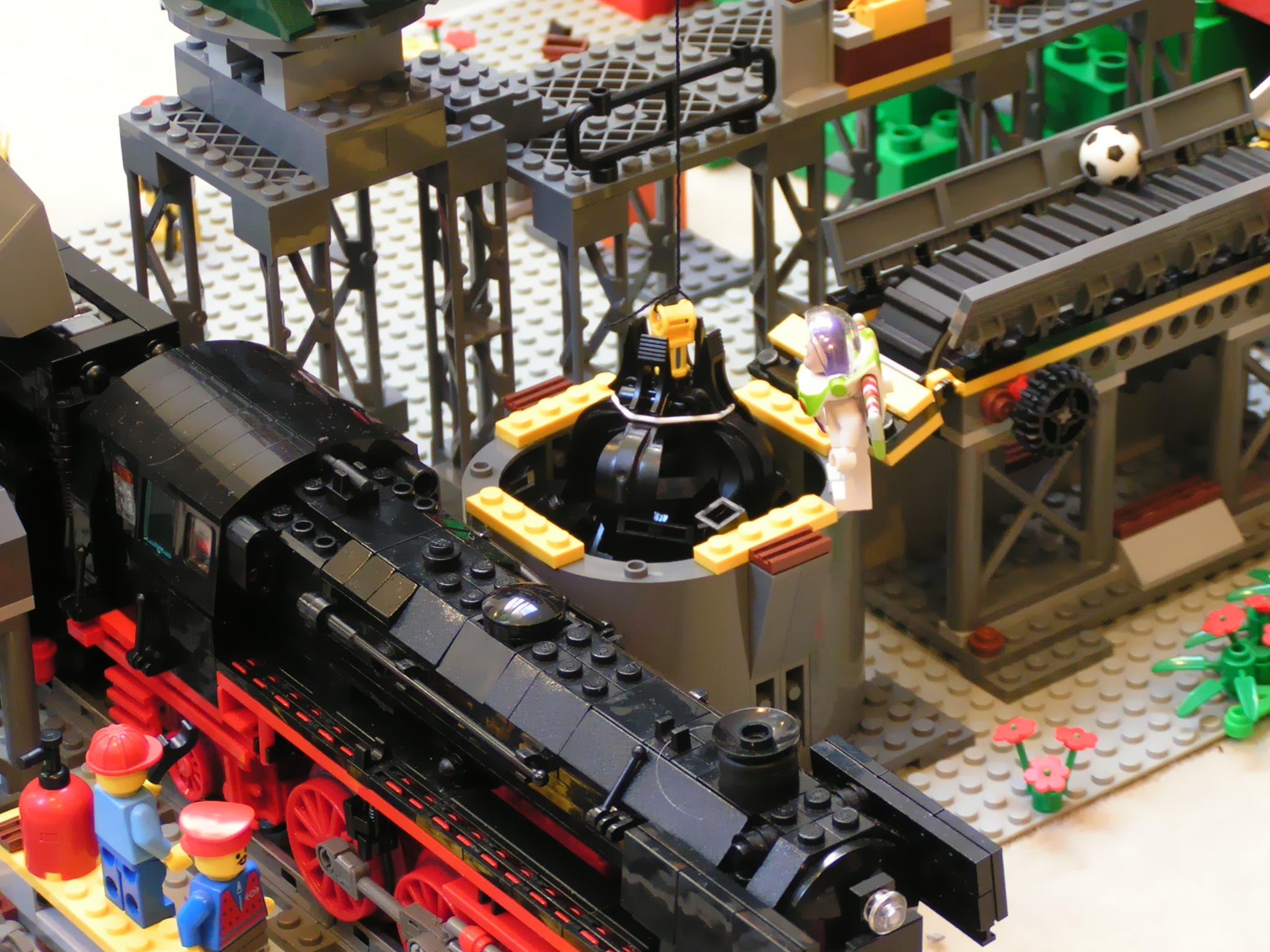 loco_and_bunker_1.jpg