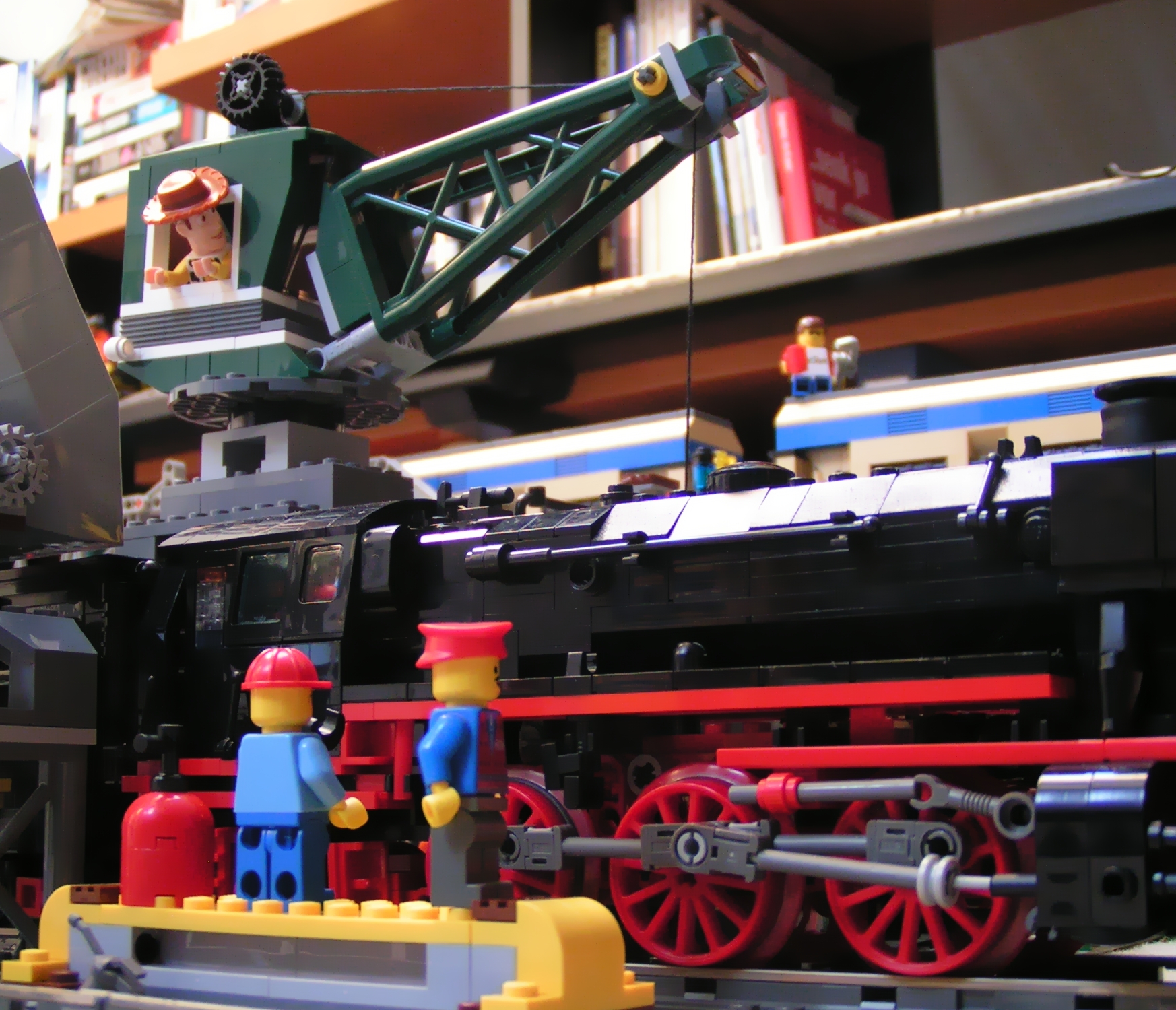 loco_and_crane.jpg