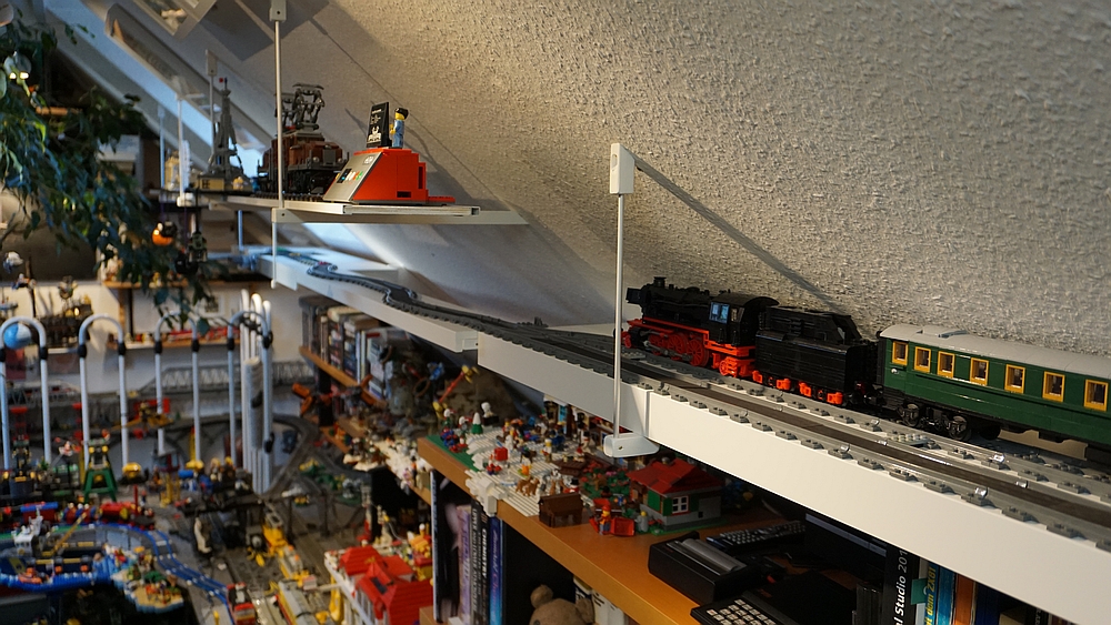 track_on_shelf_1.jpg