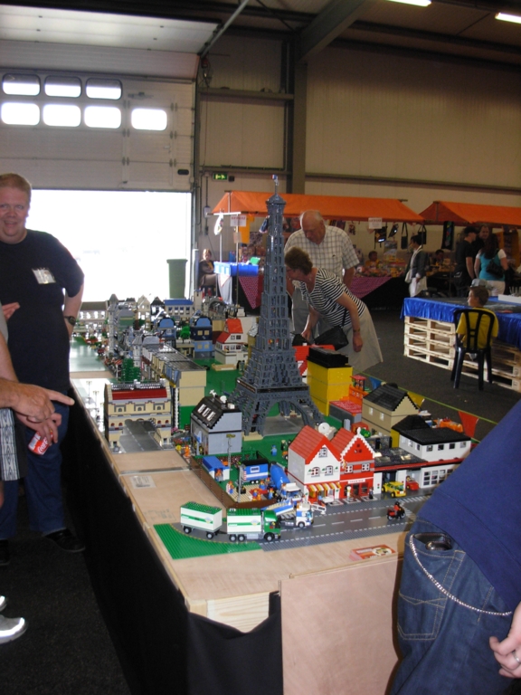 lego_clubmeeting_2008_zundert_layouthouses26.jpg