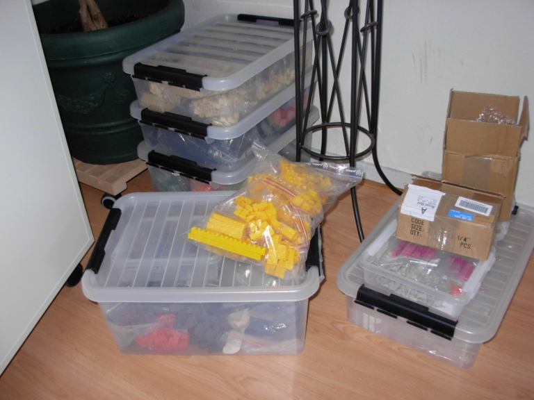 lego_self_made_storage_system_10.jpg