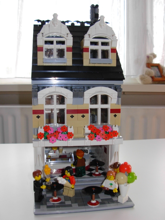 lego_modular_ice_lounge_moc_01.jpg