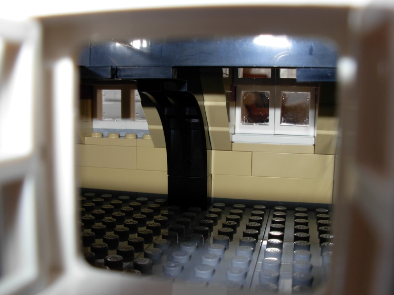 lego_modular_ice_lounge_moc_14.jpg