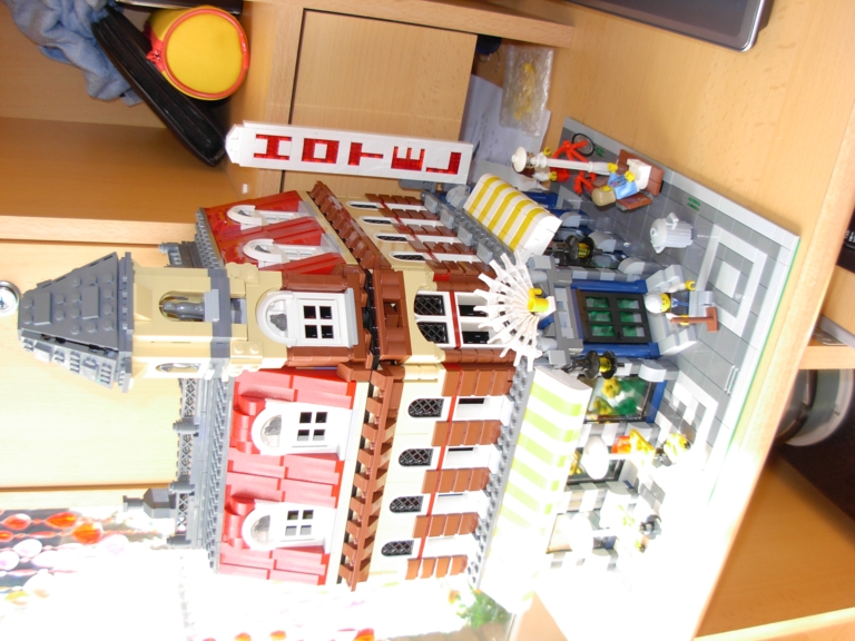 lego_10182_cafe_corner11.jpg