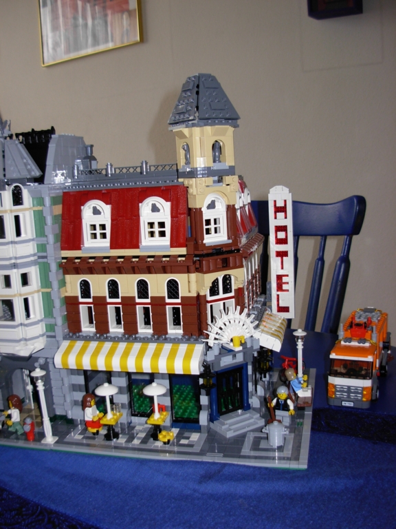 lego_10182_cafe_corner15.jpg