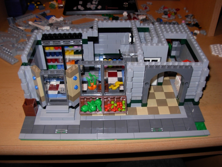 lego_10185_green_grocer029.jpg