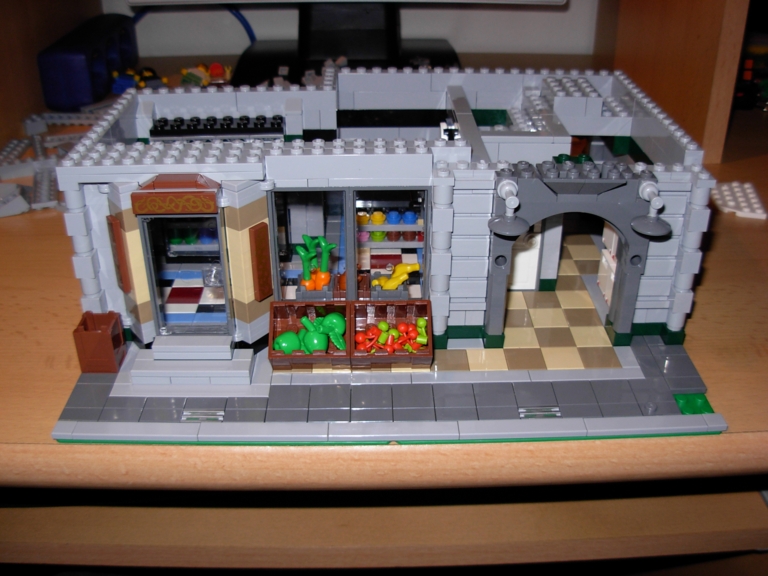 lego_10185_green_grocer035.jpg