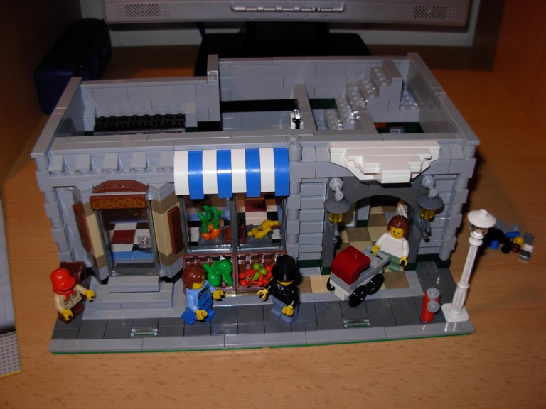 lego_10185_green_grocer039.jpg