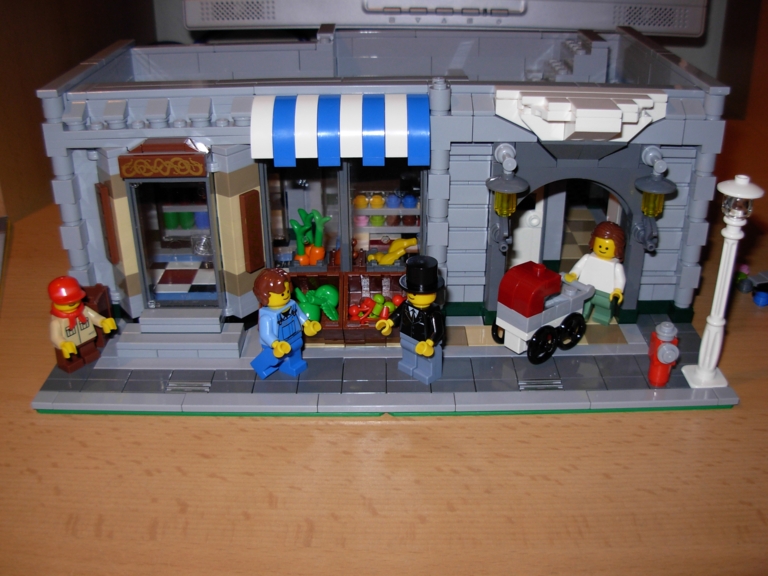 lego_10185_green_grocer040.jpg