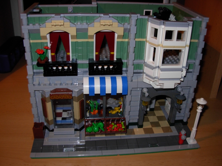 lego_10185_green_grocer054.jpg