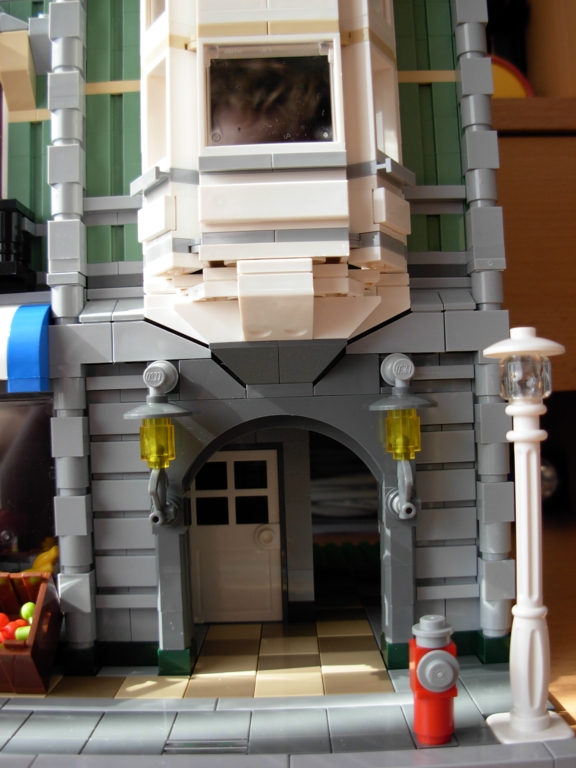 lego_10185_green_grocer099.jpg