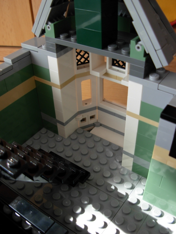 lego_10185_green_grocer121.jpg