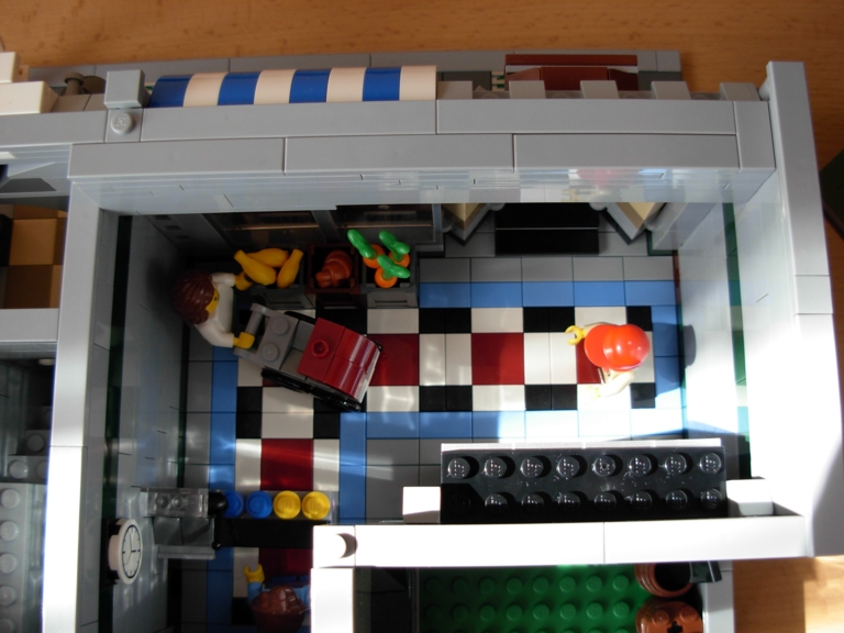 lego_10185_green_grocer127.jpg