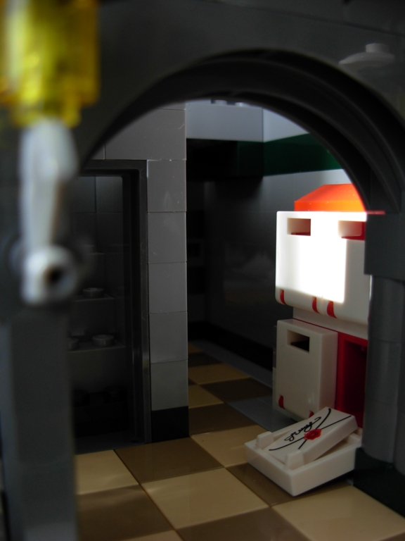 lego_10185_green_grocer130.jpg