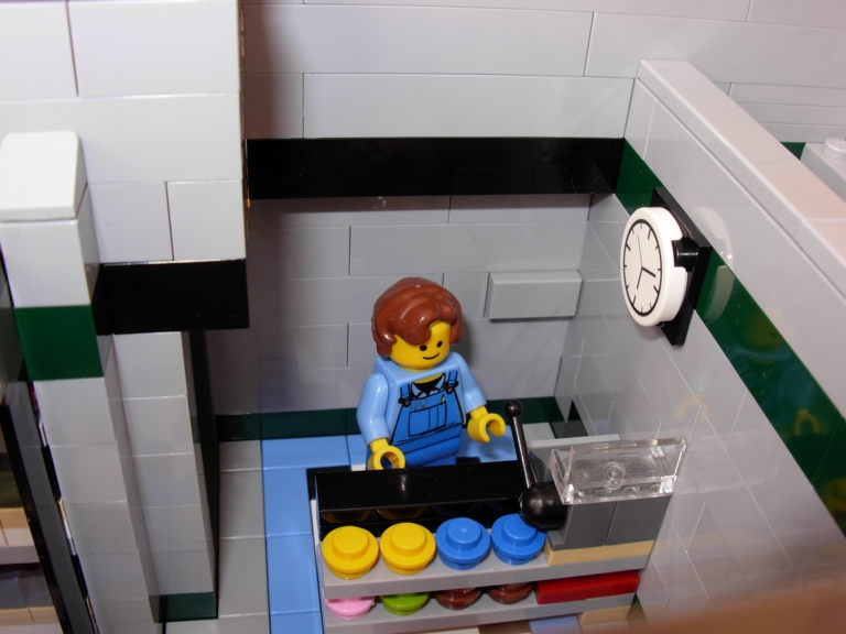 lego_10185_green_grocer134.jpg