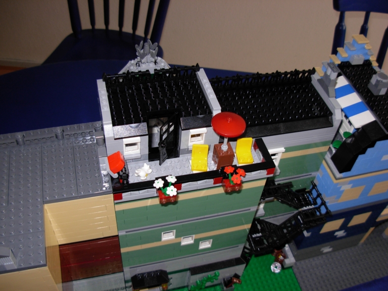 lego_10185_green_grocer146.jpg