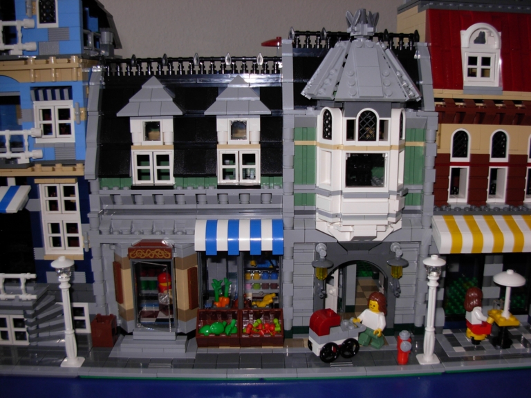 lego_10185_green_grocer147.jpg