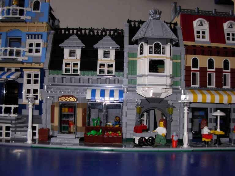 lego_10185_green_grocer148.jpg