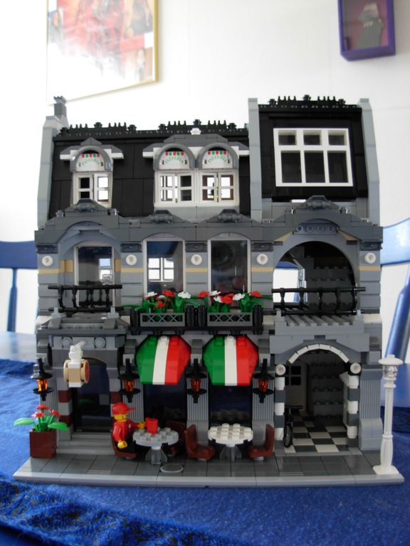 lego_modular_pizzeria_moc_03.jpg