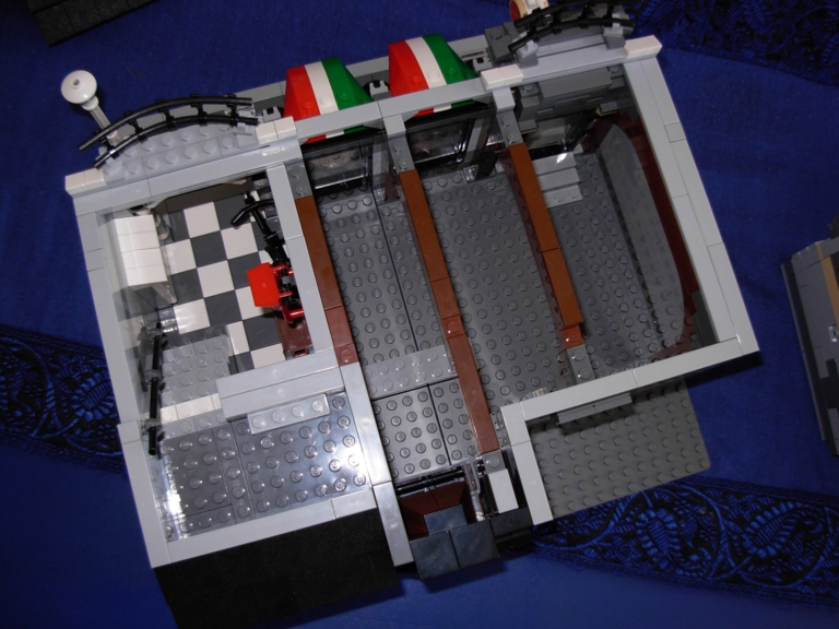 lego_modular_pizzeria_moc_09.jpg