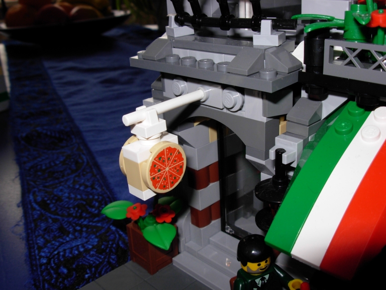 lego_modular_pizzeria_moc_23.jpg